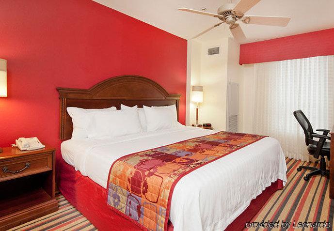 Residence Inn Charlotte Uptown Стая снимка